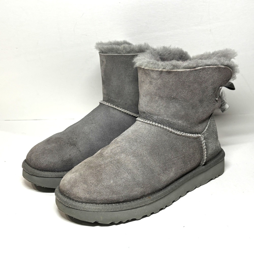 UGG Mini Bailey Bow II Boots Women Size 7 Grey Good Suede Ankle 1016501